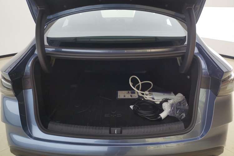 Used BYD Seal 06 New Energy 2024 DM-i 120KM Luxury Model Trunk