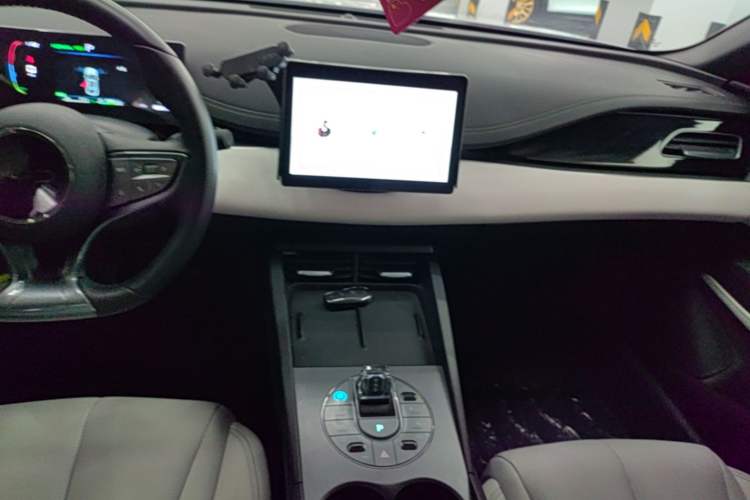 Used BYD Seal 06 New Energy 2024 DM-i 80KM Luxury Model Audio And AC Panel