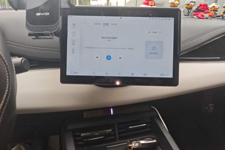 Used BYD Seal 06 New Energy 2024 DM-i 80KM Luxury Model Audio And AC Panel
