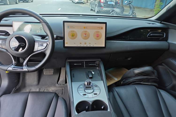 Used BYD Seal 06 New Energy 2024 DM-i 120KM Luxury Model Audio And AC Panel