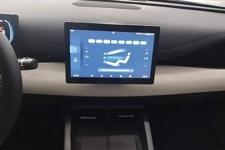 Used BYD Seal 06 New Energy 2024 DM-i 80KM Luxury Model Audio And AC Panel