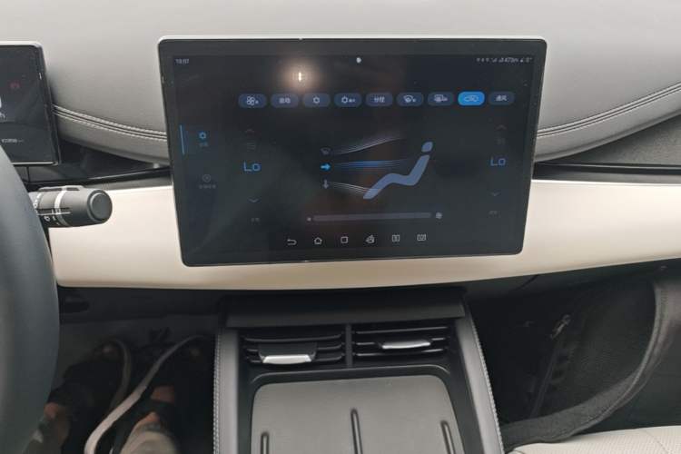 Used BYD Seal 06 New Energy 2024 DM-i 80KM Prestige Model Audio And AC Panel