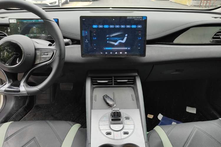 Used BYD Seal 06 New Energy 2024 DM-i 80KM Prestige Model Audio And AC Panel