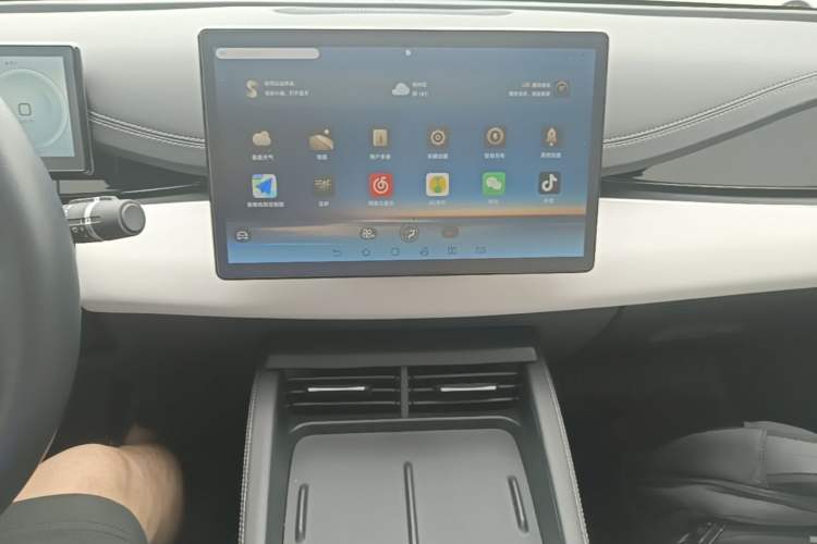 Used BYD Seal 06 New Energy 2024 DM-i 120KM Prestige Model Audio And AC Panel