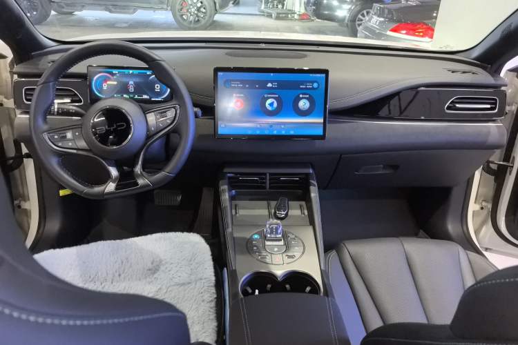 Used BYD Seal 06 New Energy 2024 DM-i 80KM Prestige Model Center Console