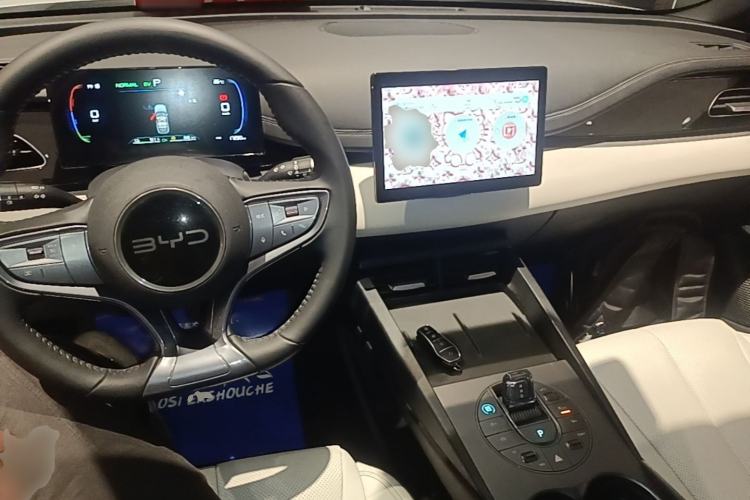 Used BYD Seal 06 New Energy 2024 DM-i 80KM Luxury Model Center Console