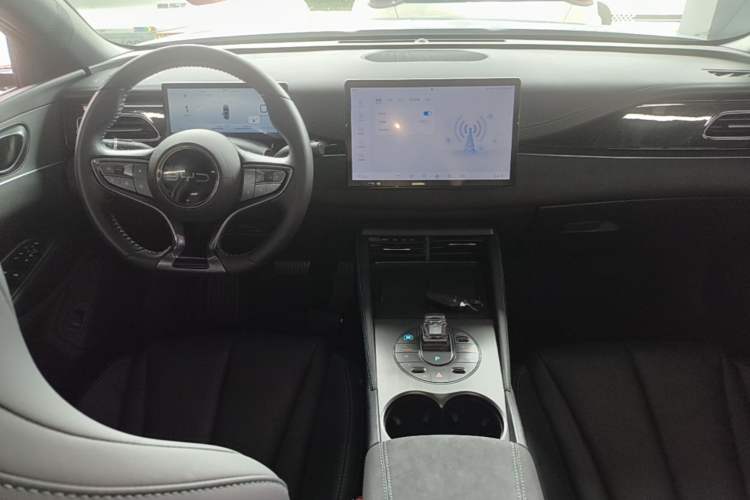 Used BYD Seal 06 New Energy 2024 DM-i 120KM Luxury Model Center Console