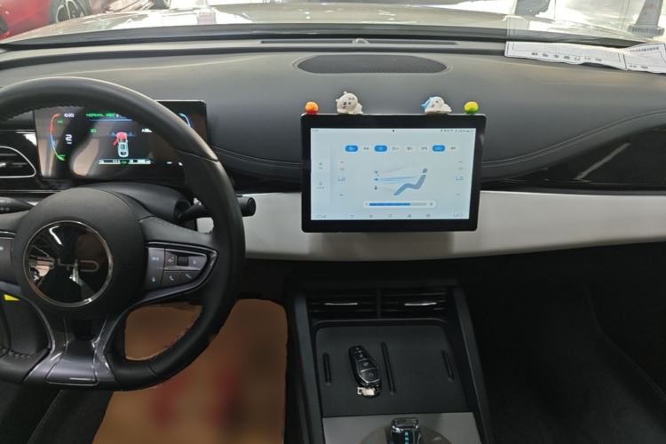 Used BYD Seal 06 New Energy 2024 DM-i 80KM Luxury Model Center Console