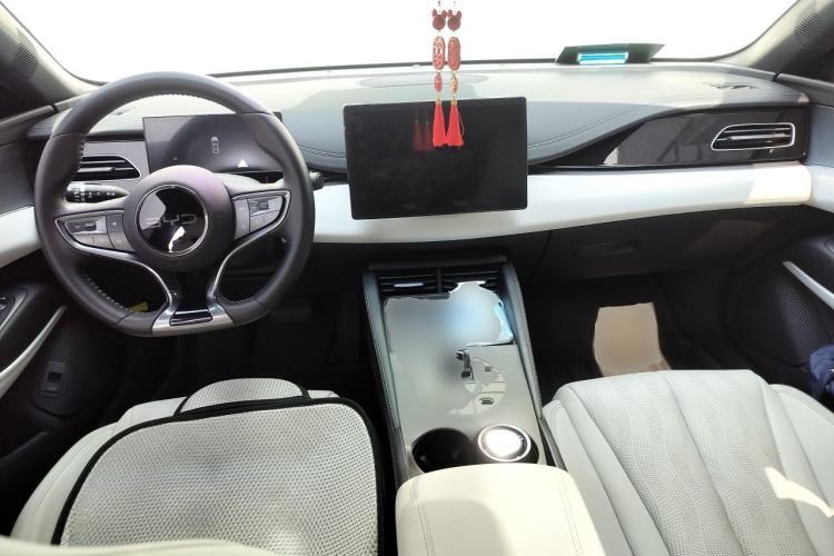 Used BYD Seal 06 New Energy 2024 DM-i 120KM Luxury Model Center Console