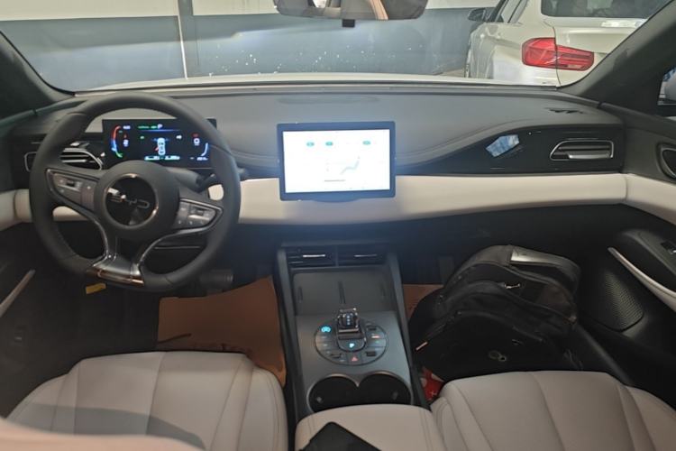 Used BYD Seal 06 New Energy 2024 DM-i 80KM Luxury Model Center Console