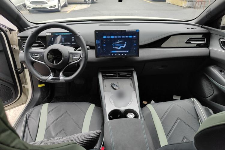 Used BYD Seal 06 New Energy 2024 DM-i 80KM Prestige Model Center Console