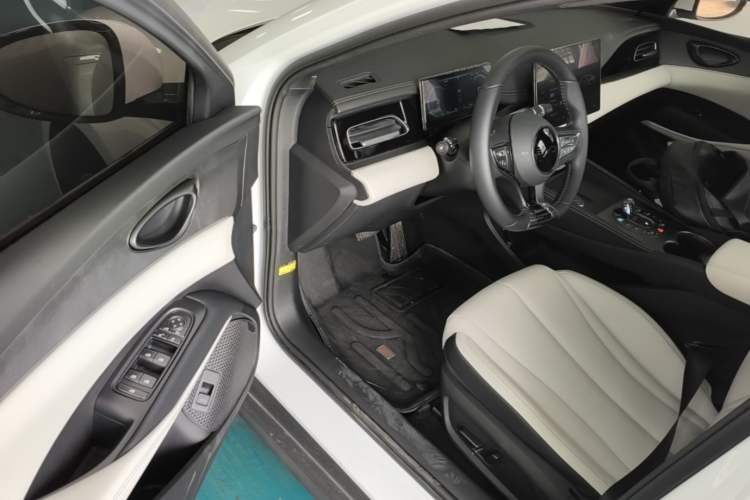 Used BYD Seal 06 New Energy 2024 DM-i 80KM Prestige Model Driver Seat