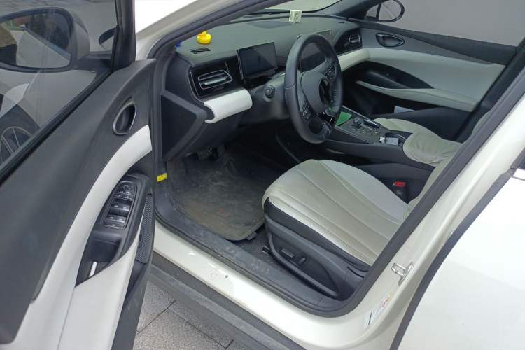 Used BYD Seal 06 New Energy 2024 DM-i 80KM Prestige Model Driver Seat