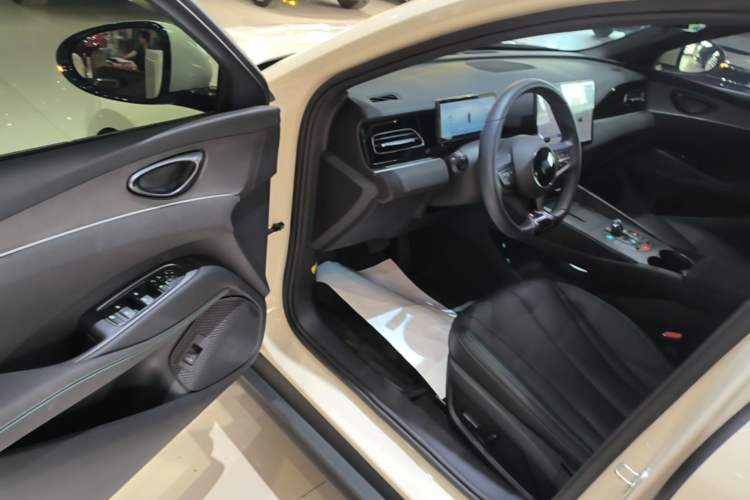Used BYD Seal 06 New Energy 2024 DM-i 80KM Prestige Model Driver Seat