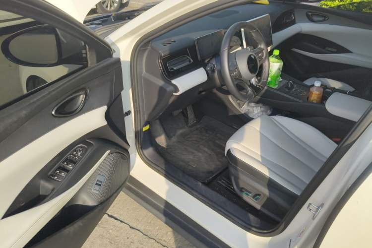 Used BYD Seal 06 New Energy 2024 DM-i 80KM Prestige Model Driver Seat