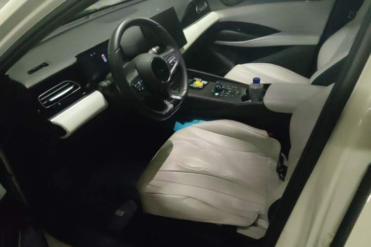 Used BYD Seal 06 New Energy 2024 DM-i 80KM Prestige Model Driver Seat