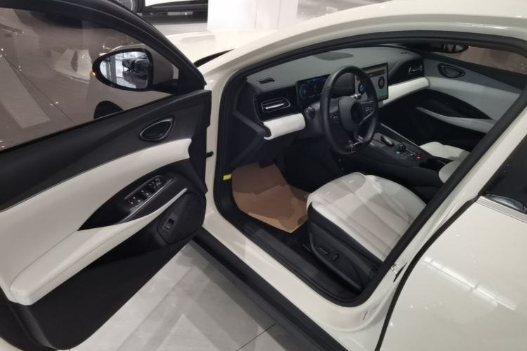 Used BYD Seal 06 New Energy 2024 DM-i 80KM Prestige Model Driver Seat