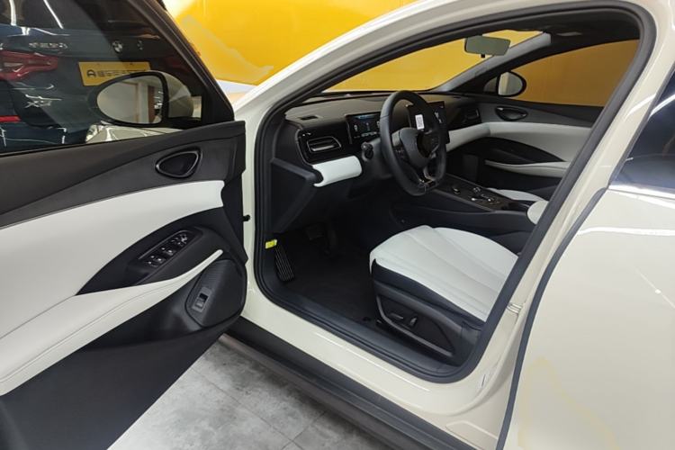 Used BYD Seal 06 New Energy 2024 DM-i 120KM Prestige Model Driver Seat