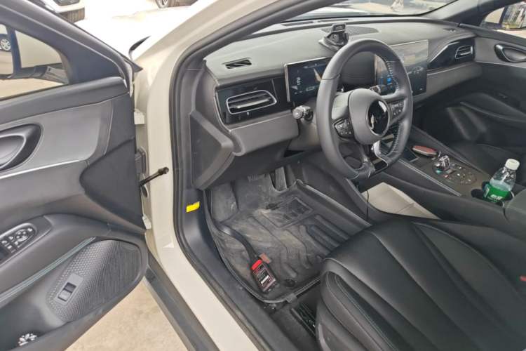 Used BYD Seal 06 New Energy 2024 DM-i 120KM Luxury Model Driver Seat