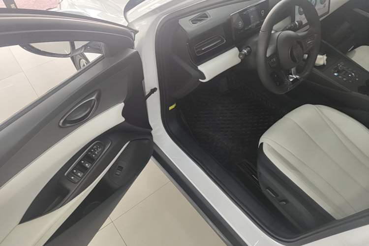 Used BYD Seal 06 New Energy 2024 DM-i 120KM Prestige Model Driver Seat