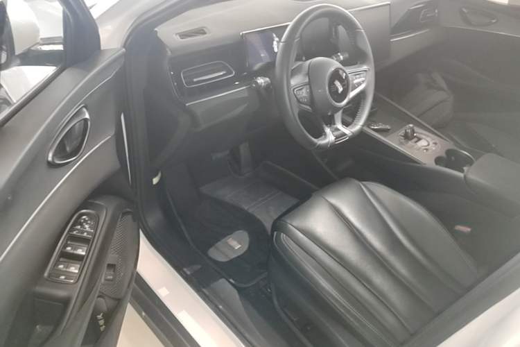 Used BYD Seal 06 New Energy 2024 DM-i 80KM Prestige Model Driver Seat