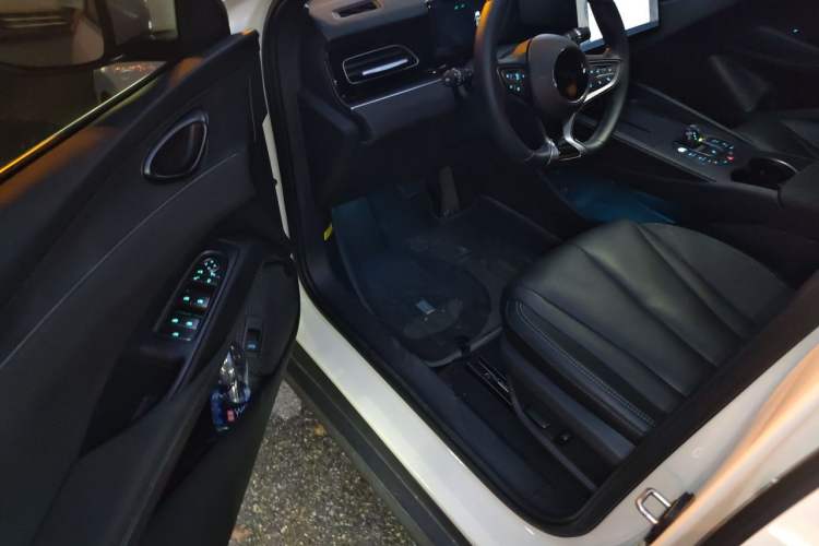 Used BYD Seal 06 New Energy 2024 DM-i 80KM Prestige Model Driver Seat