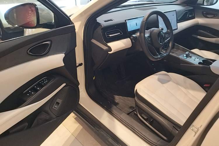 Used BYD Seal 06 New Energy 2024 DM-i 80KM Prestige Model Driver Seat