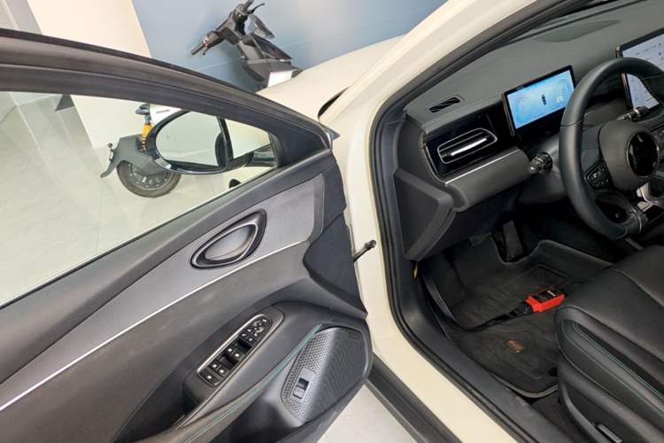 Used BYD Seal 06 New Energy 2024 DM-i 120KM Luxury Model Driver Seat