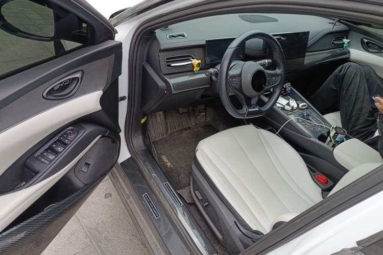 Used BYD Seal 06 New Energy 2024 DM-i 120KM Prestige Model Driver Seat