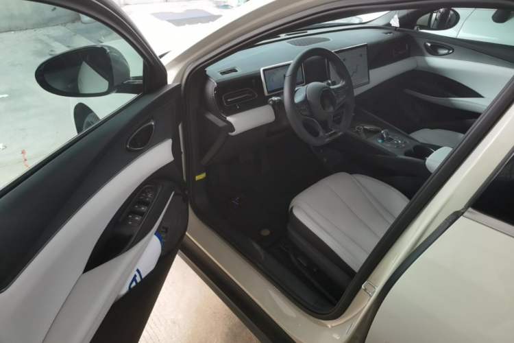 Used BYD Seal 06 New Energy 2024 DM-i 80KM Prestige Model Driver Seat