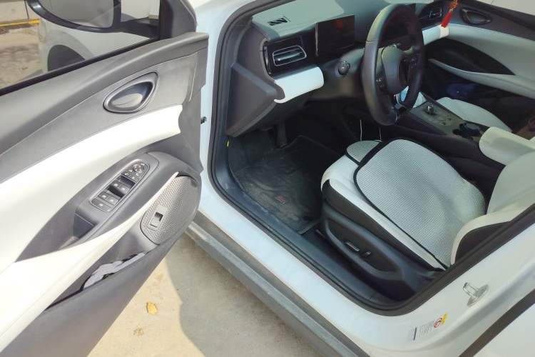 Used BYD Seal 06 New Energy 2024 DM-i 120KM Luxury Model Driver Seat