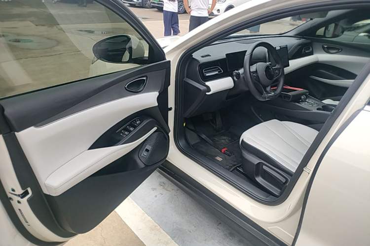 Used BYD Seal 06 New Energy 2024 DM-i 80KM Luxury Model Driver Seat