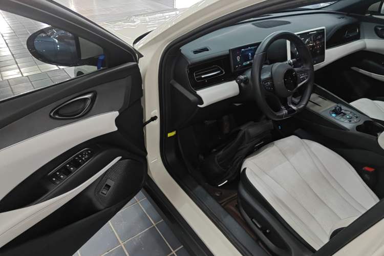 Used BYD Seal 06 New Energy 2024 DM-i 120KM Luxury Model Driver Seat