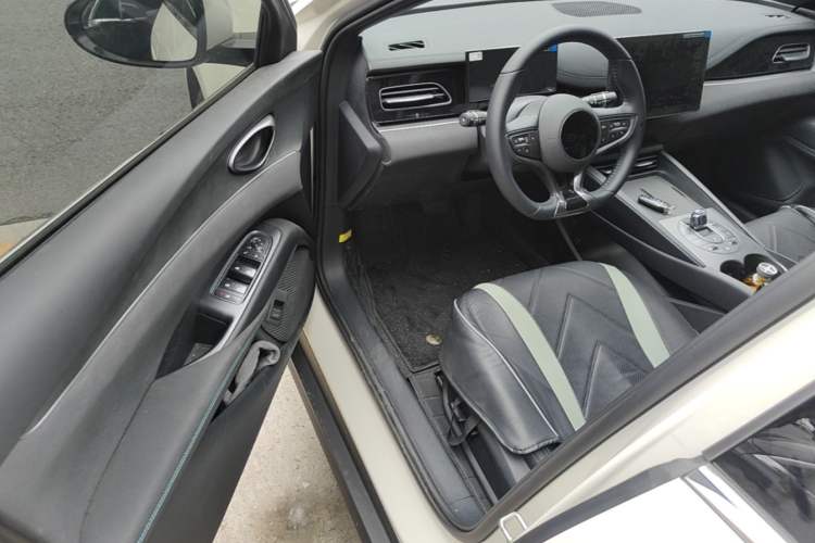 Used BYD Seal 06 New Energy 2024 DM-i 80KM Prestige Model Driver Seat