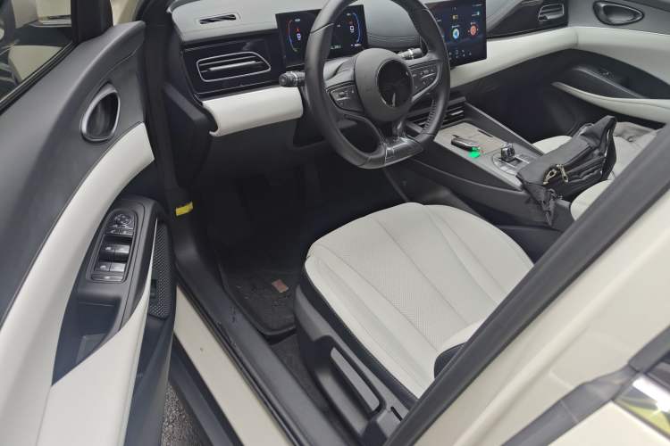 Used BYD Seal 06 New Energy 2024 DM-i 80KM Luxury Model Driver Seat