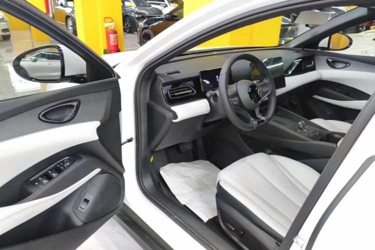 Used BYD Seal 06 New Energy 2024 DM-i 120KM Prestige Model Driver Seat