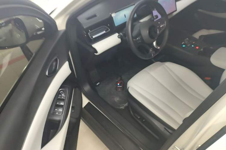 Used BYD Seal 06 New Energy 2024 DM-i 80KM Prestige Model Driver Seat