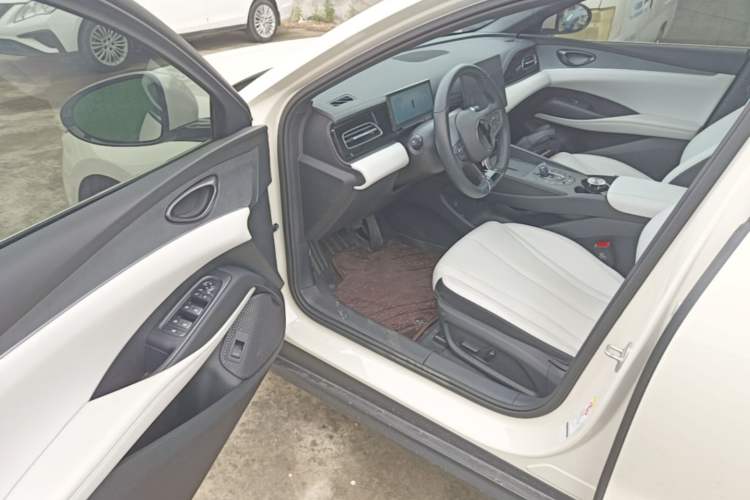 Used BYD Seal 06 New Energy 2024 DM-i 120KM Prestige Model Driver Seat