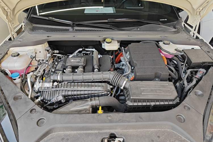 Used BYD Seal 06 New Energy 2024 DM-i 120KM Prestige Model Engine Bay