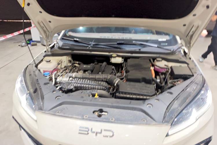 Used BYD Seal 06 New Energy 2024 DM-i 120KM Prestige Model Engine Bay