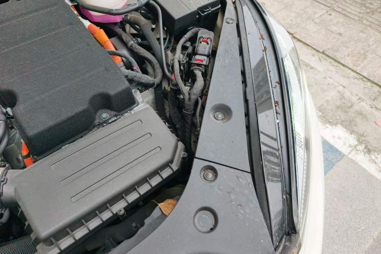 Used BYD Seal 06 New Energy 2024 DM-i 120KM Prestige Model Engine Bay Left