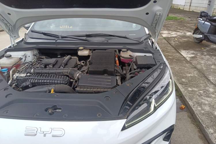 Used BYD Seal 06 New Energy 2024 DM-i 120KM Prestige Model Engine Bay Left