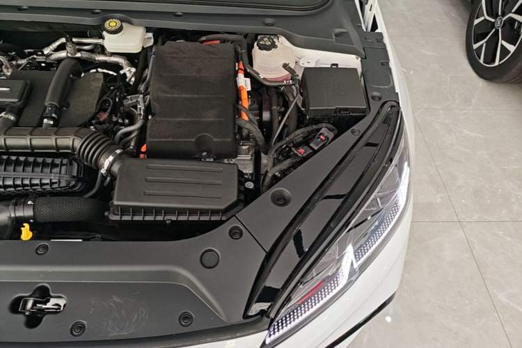 Used BYD Seal 06 New Energy 2024 DM-i 120KM Flagship Model Engine Bay Left