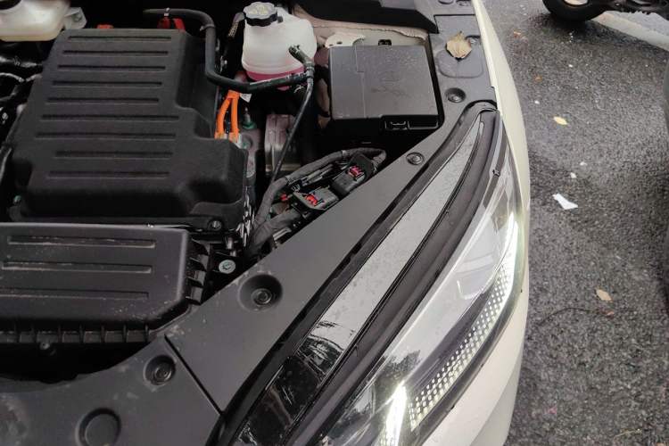 Used BYD Seal 06 New Energy 2024 DM-i 80KM Luxury Model Engine Bay Left