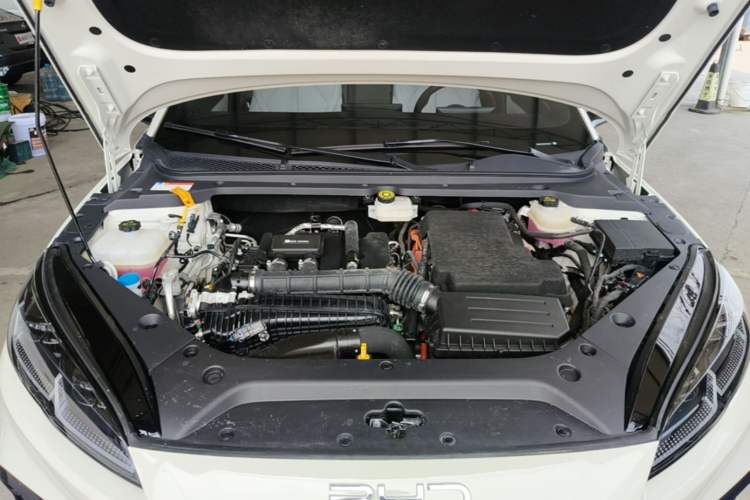 Used BYD Seal 06 New Energy 2024 DM-i 80KM Luxury Model Engine Bay