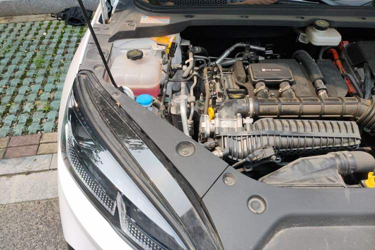 Used BYD Seal 06 New Energy 2024 DM-i 80KM Prestige Model Engine Bay Right