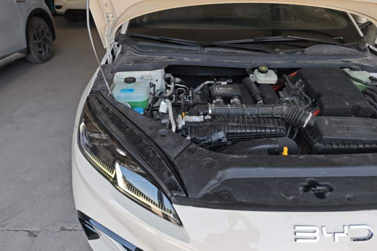 Used BYD Seal 06 New Energy 2024 DM-i 120KM Prestige Model Engine Bay Right