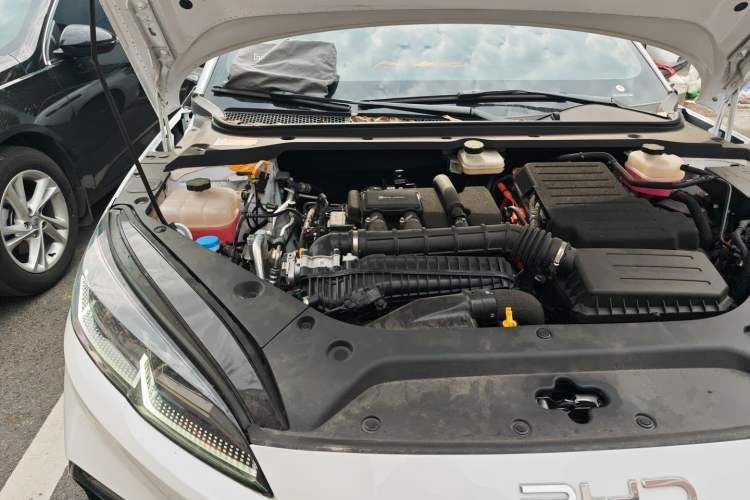 Used BYD Seal 06 New Energy 2024 DM-i 80KM Prestige Model Engine Bay Right