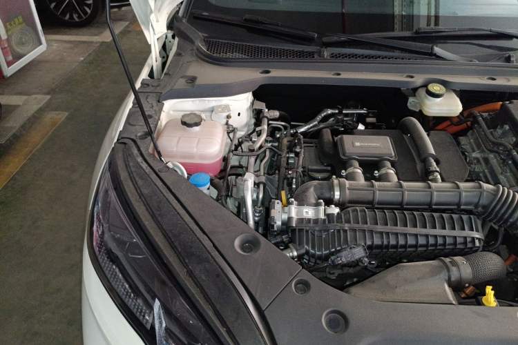 Used BYD Seal 06 New Energy 2024 DM-i 120KM Prestige Model Engine Bay Right