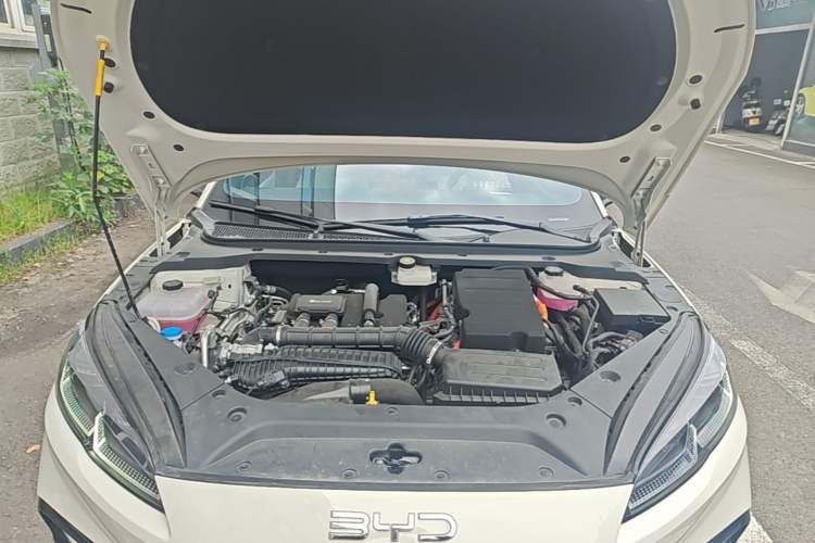 Used BYD Seal 06 New Energy 2024 DM-i 120KM Luxury Model Engine Bay